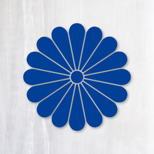 画像をギャラリービューアに読み込む, 菊花紋章|カッティングステッカー 超防水・防滴 UVカット 屋外使用可 /C040