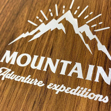 画像をギャラリービューアに読み込む, 山岳探検隊 カッティングステッカー《Mountain Adventure Expeditions》(超防水・防滴 UVカット 屋外使用可 /C039)